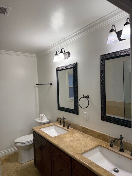 Building Photo - 4635 Cartwright Ave