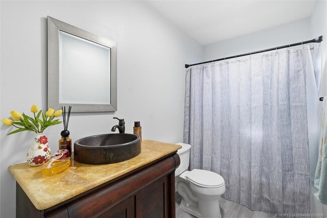 Building Photo - 2195 43rd Ave