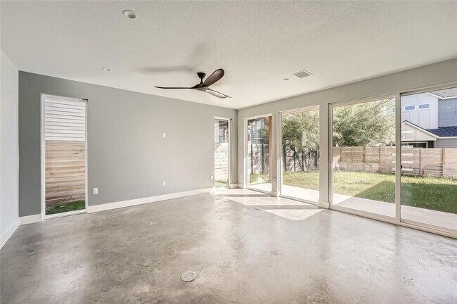 Building Photo - 1707 Perez St