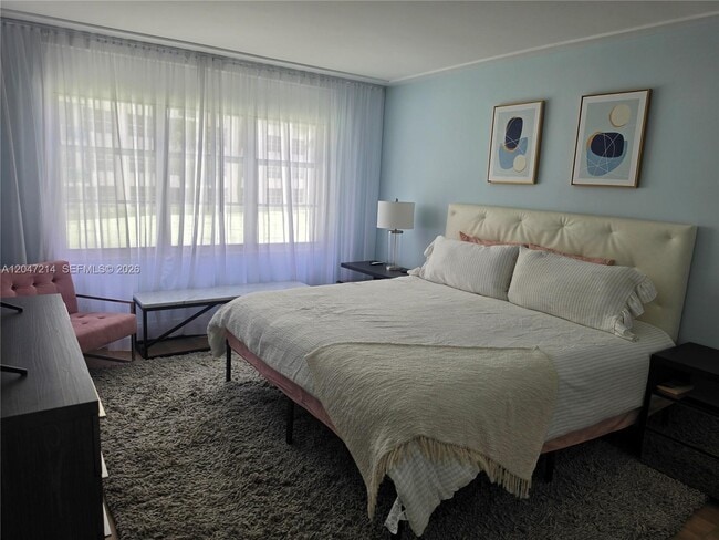 Building Photo - 5151 Collins Ave