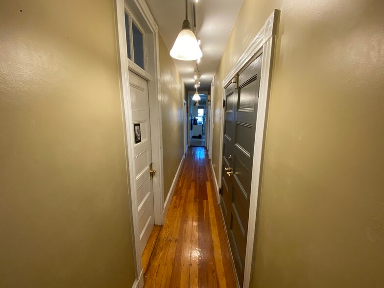 Building Photo - 12 Oswald St