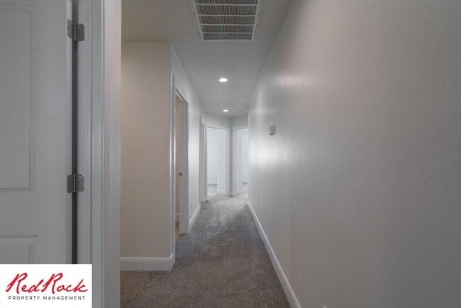 Building Photo - MOVE IN SPECIAL!!! $200 off first full mon...