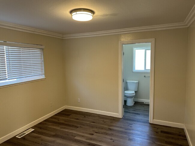 Building Photo - Updated 3 Bedroom, 2 Bathroom Single Family Home in Rural Danville Location