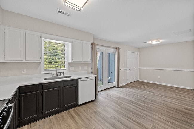 Building Photo - 4362 Hunters Club Dr