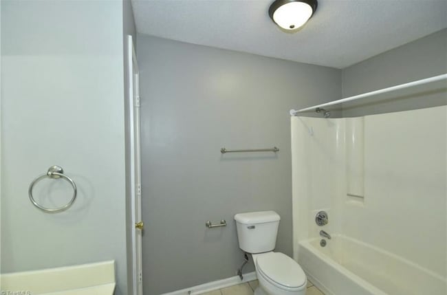 Building Photo - 1236 Fenimore St