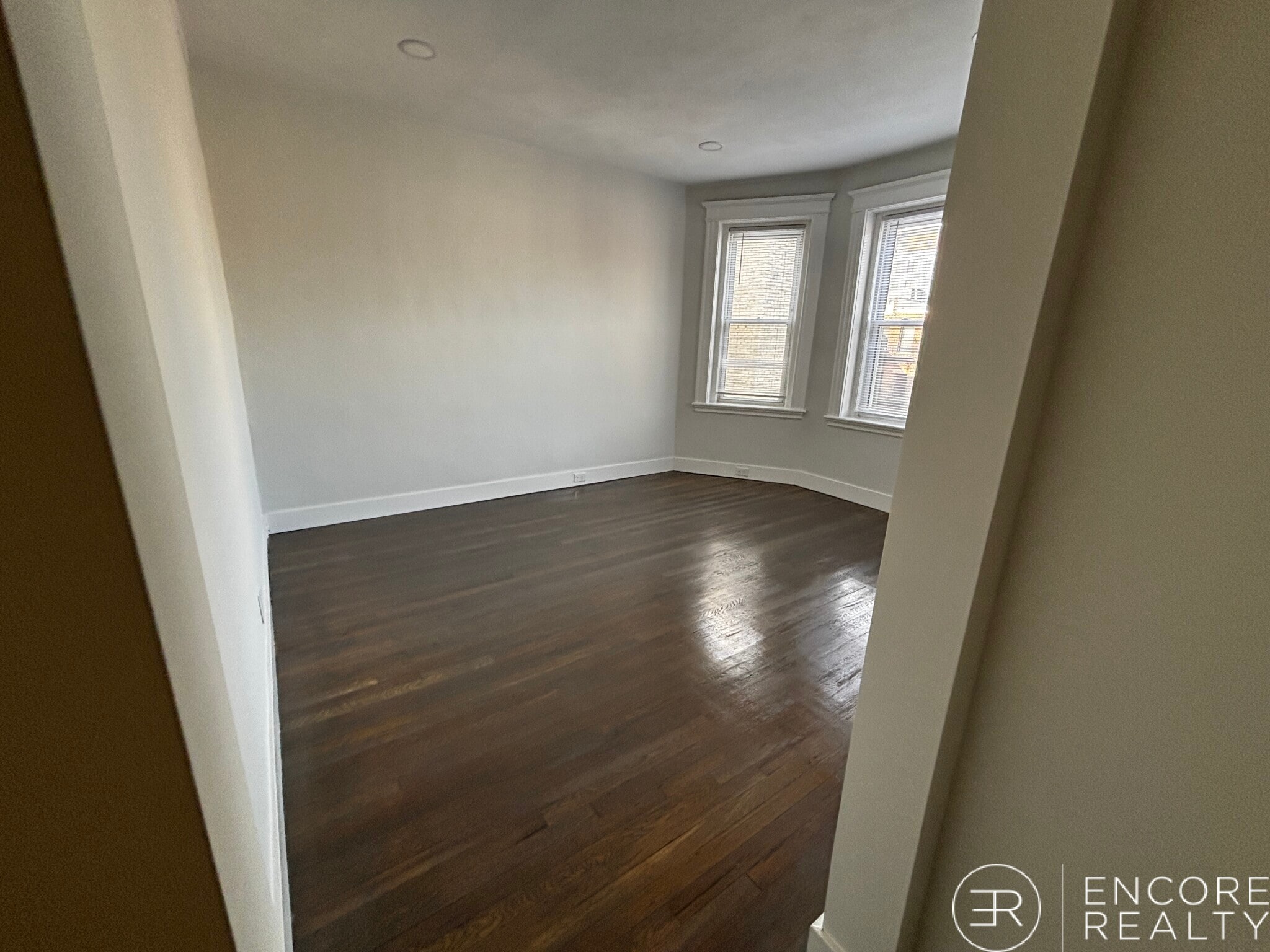 Building Photo - 111 Park Dr