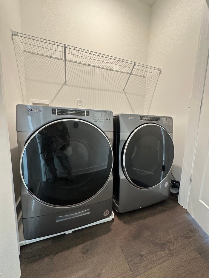 Building Photo - 201 New St