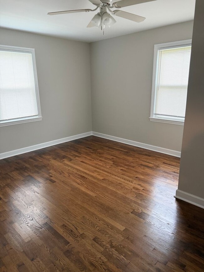 Building Photo - 2 Bedroom / 1.5 Bath Home in Kingsport TN