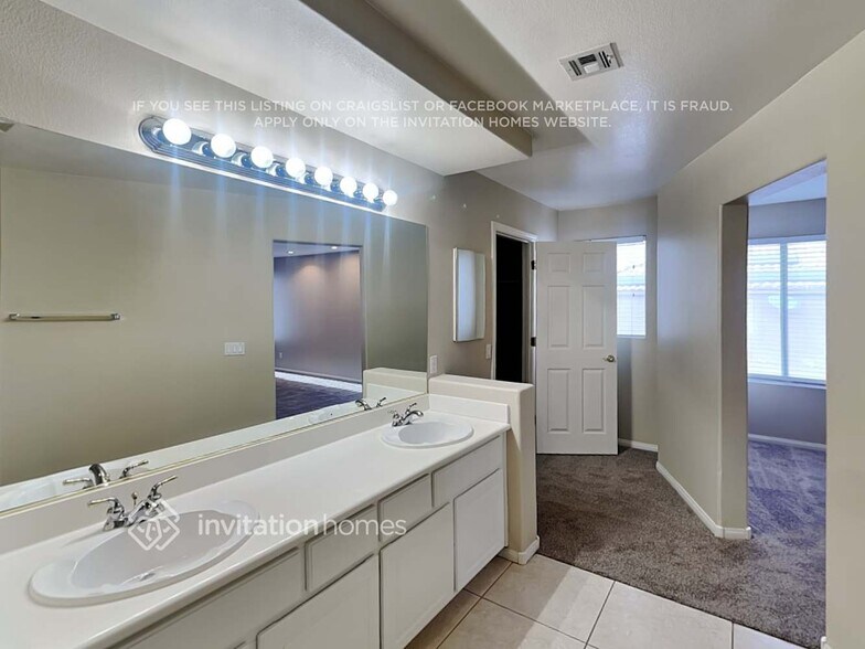 Building Photo - 494 Fiddlehead Ave