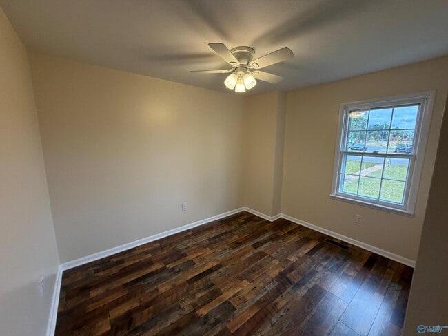 Building Photo - 814 Frost St SW