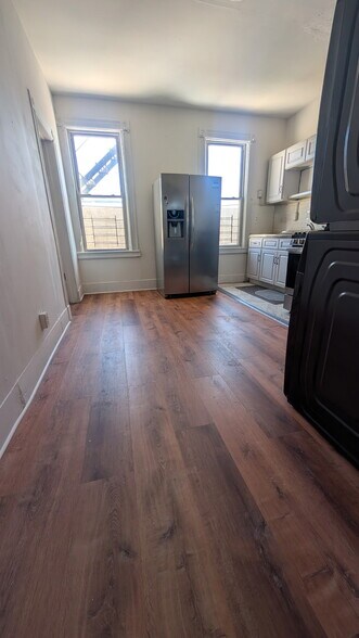 Building Photo - 806 Kennedy Blvd