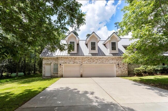 Building Photo - 16201 Surrey Ln