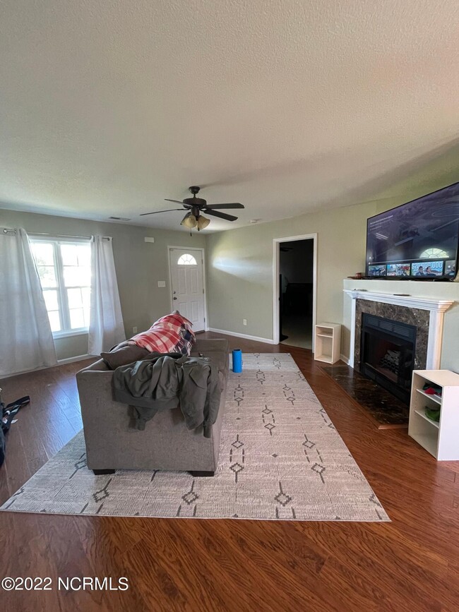 Building Photo - 303 Brittney Ct