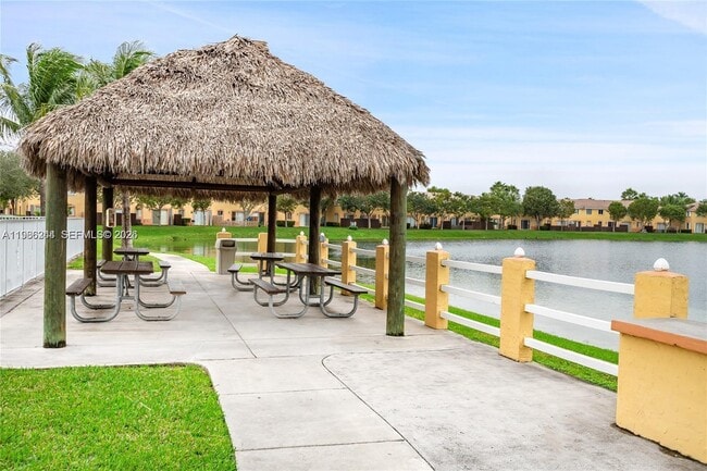 Building Photo - 1663 SE 29th St