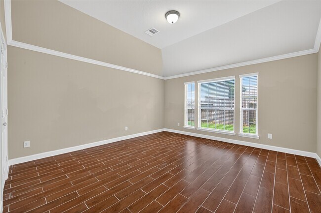 Building Photo - 2000 Water Trace Ct