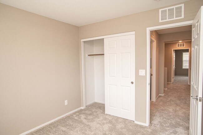 Building Photo - COMING SOON Gorgeous Townhome 3/2 in Santa Rosa Community in Summerlin!