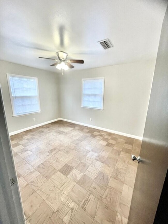 Building Photo - 904 Freeman! Coming Soon!