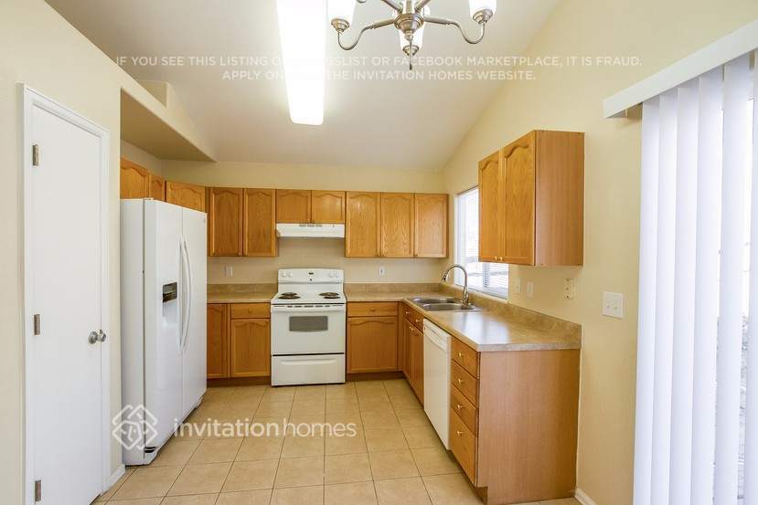 Building Photo - 6910 Blazing Trail Dr