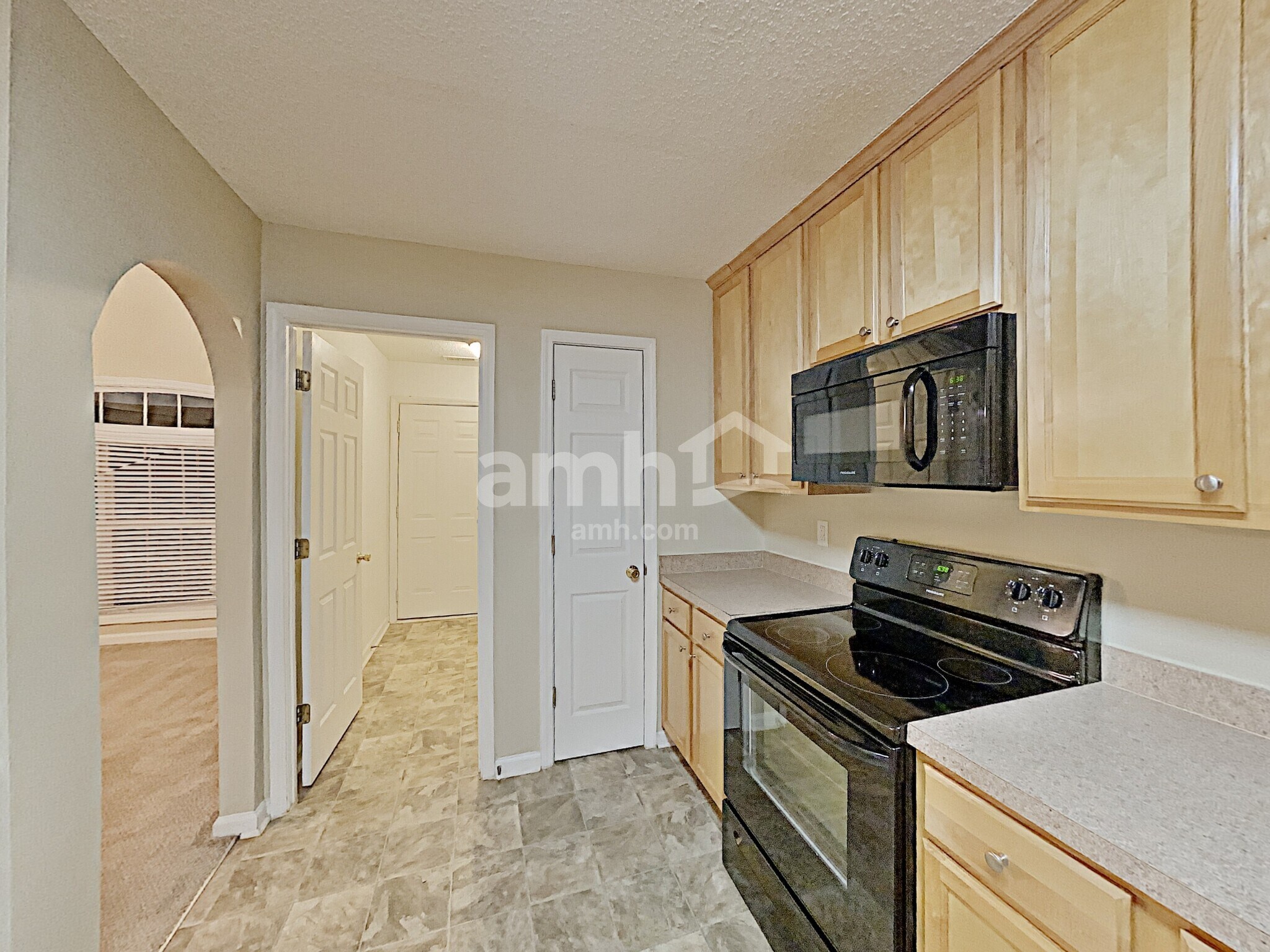 Building Photo - 466 Camella Cir