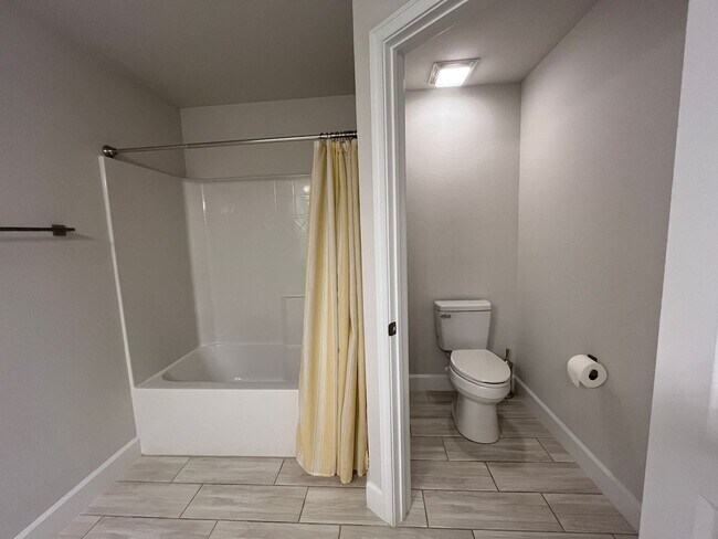 Building Photo - 2567 Averland Lp