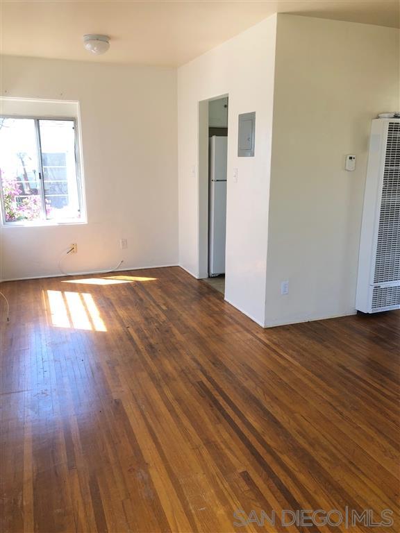 Building Photo - 831 Jamaica Ct