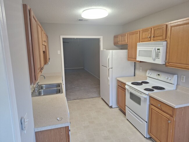 Building Photo - Adorable Three Bedroom Condo in Chapin SC