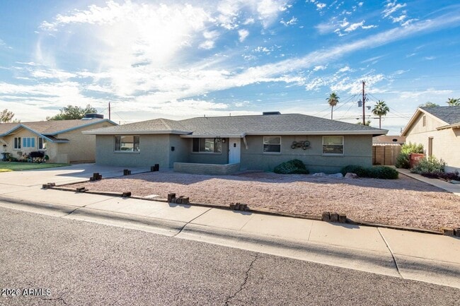Building Photo - 8419 E Granada Rd
