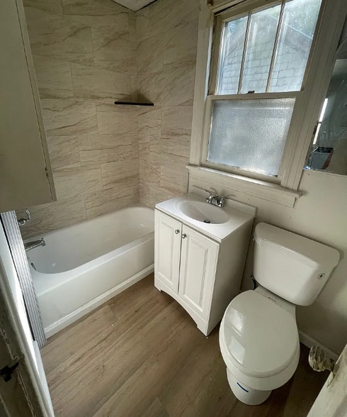 Building Photo - 2902 Peters Ave