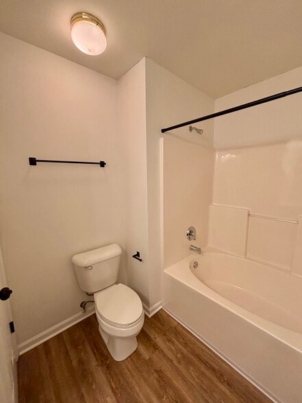 Building Photo - 1116 Island Club Dr