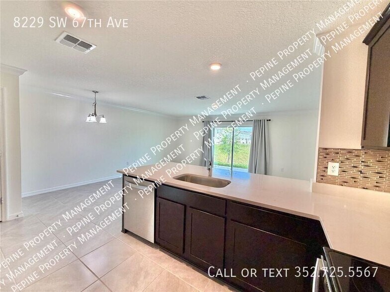 Building Photo - 8229 SW 67th Ave