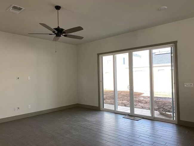 Building Photo - 2467 Valverde Dr