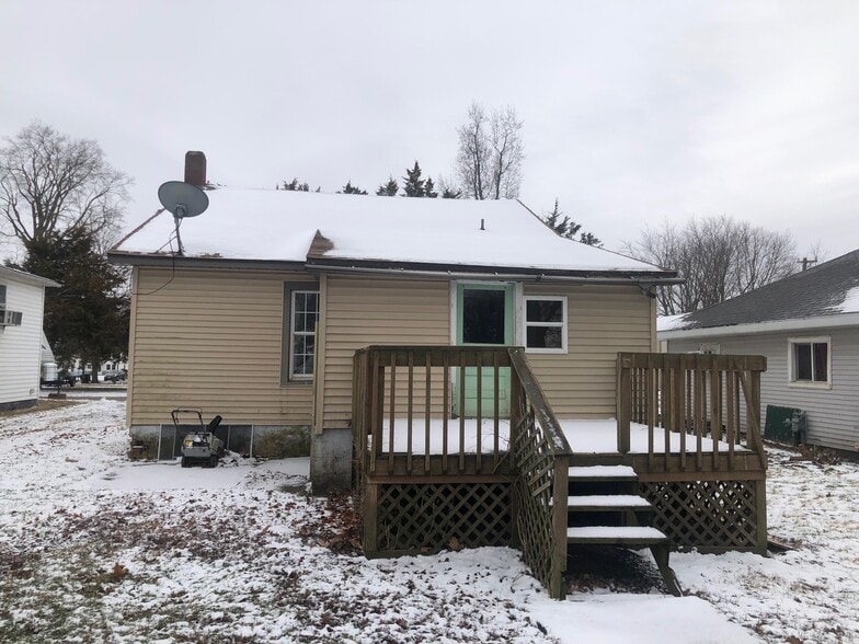 Building Photo - 821 E Woodlawn St