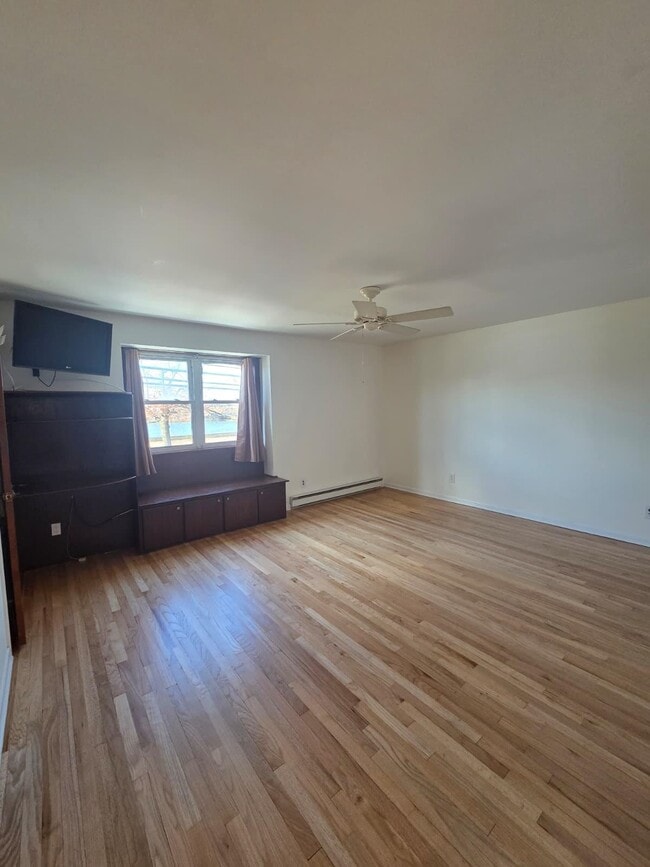 Building Photo - 86 Bergen Turnpike