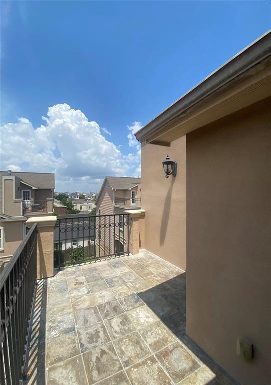 Building Photo - 5615 Winsome Ln