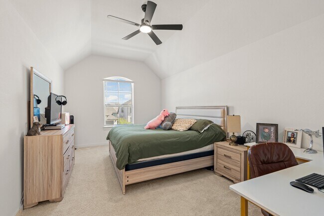 Building Photo - 7615 Blue Finch Ln