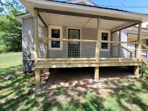 Building Photo - For Rent: Franklin Co – Royston, GA – Two Bedroom and One Bathroom Single Family Home - Very Conv...
