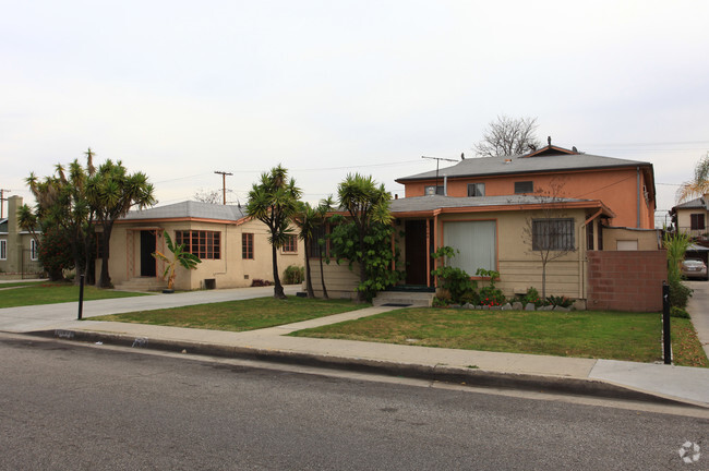 Primary Photo - 6136-6144 Heliotrope Ave