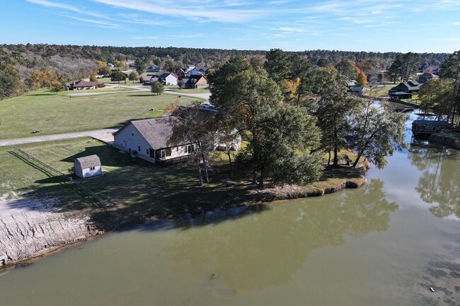 Building Photo - 14 Wildwood Lake Dr
