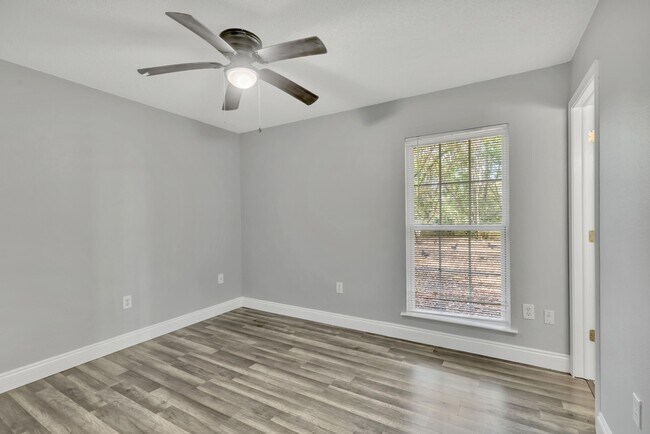 Building Photo - 319 Jones Rd