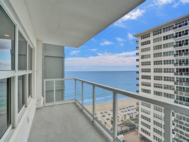 Building Photo - 3750 Galt Ocean Dr