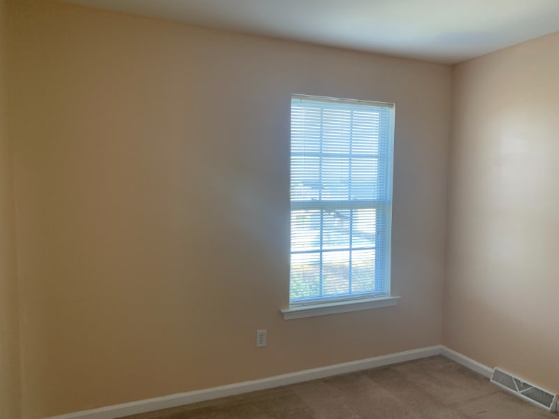 Building Photo - 351 Paradee Dr