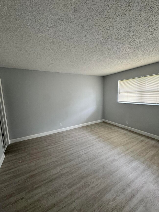Building Photo - 7820 S Colony Cir