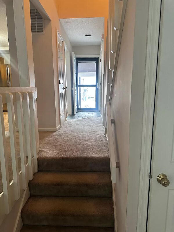 Building Photo - 1807 Mill Pond Dr