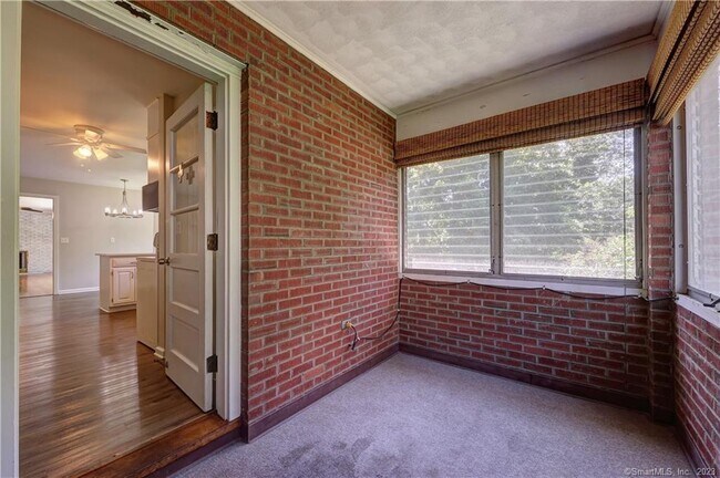 Building Photo - 32 Koger Rd