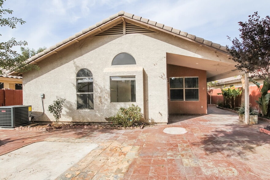 Building Photo - 15285 W Melissa Ln