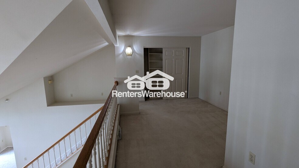 Building Photo - 14303 Waterford Square Dr