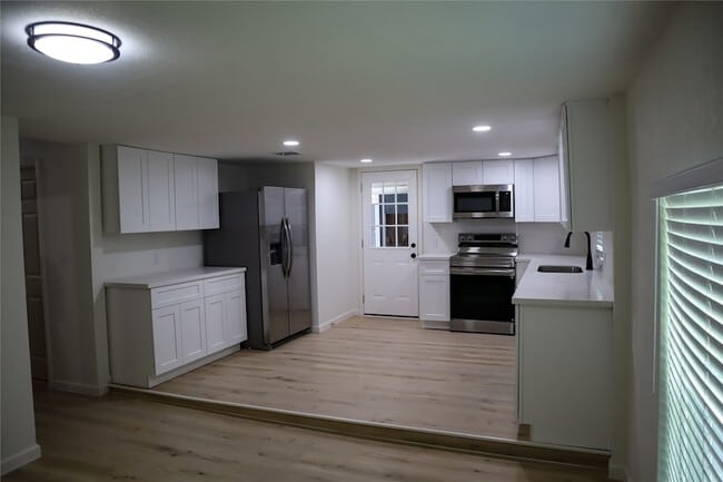 Building Photo - 621 North St