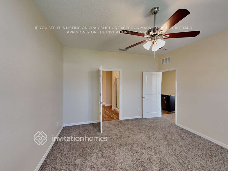 Building Photo - 5801 Bovine Dr