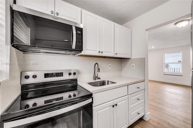 Building Photo - 668 NW 31st St