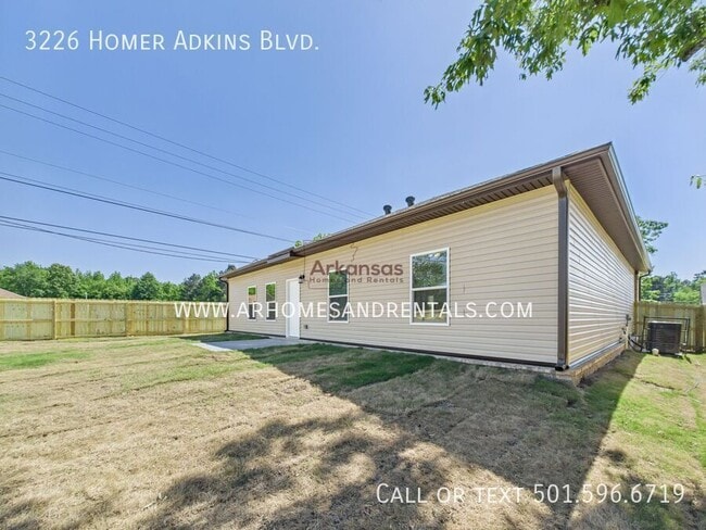 Building Photo - 3226 Homer Adkins Blvd